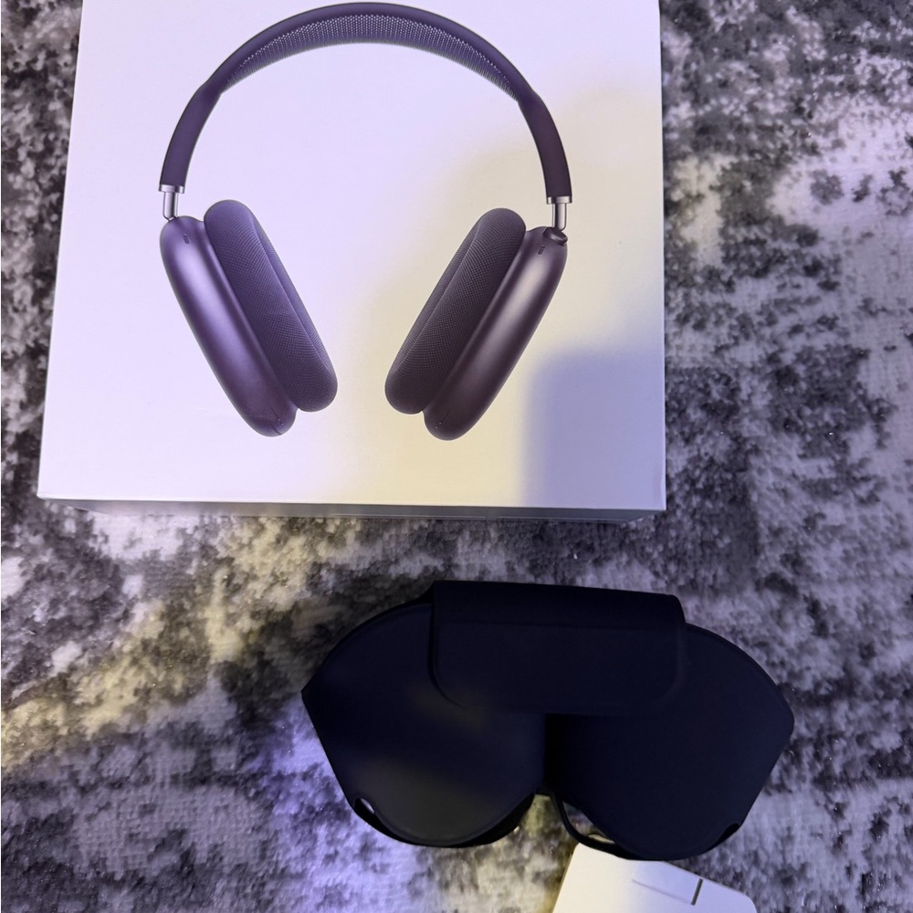 Apple Over-Ear Headphones - Dark Gray